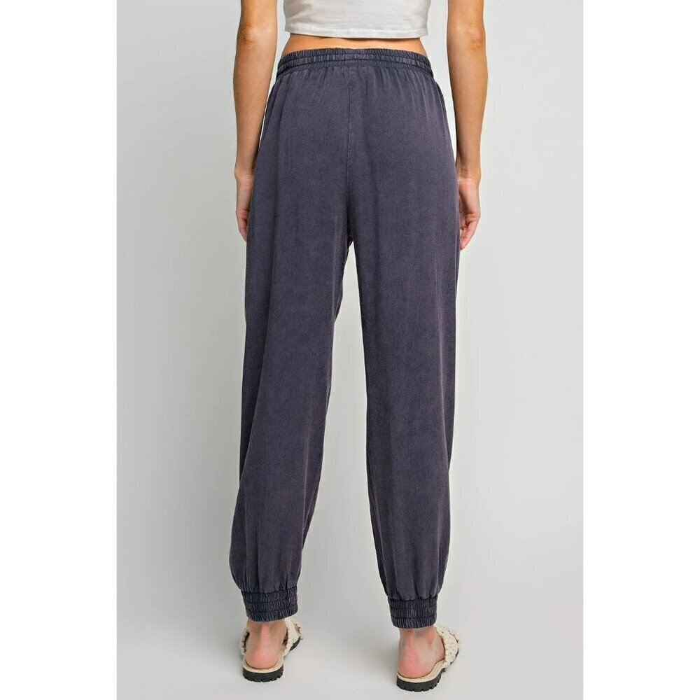 The Devon Jogger Mineral Washed Jogger Pants in Washed Navy - Picture 3 of 4